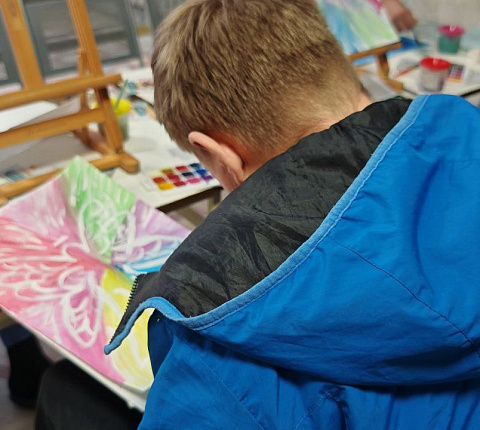 Для военнослужащих, находящих на лечении и реабилитации в ГНЦ ФМБЦ им.А.И.Бурназяна ФМБА России, прошел сеанс арт-терапии 