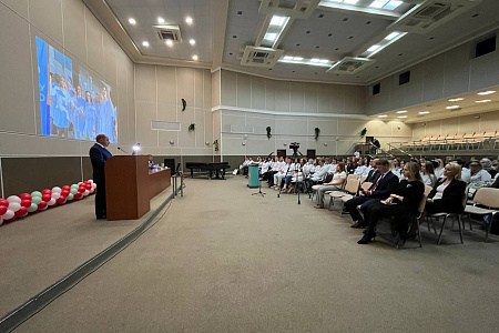 Генеральный директор ГНЦ ФМБЦ им. А.И. Бурназяна ФМБА России Александр Самойлов встретился с ординаторами и аспирантами  МБУ ИНО