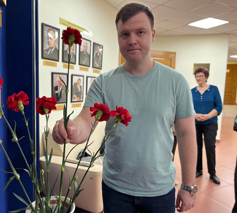 Сотрудники ФМБЦ им.А.И. Бурназяна почтили память ветеранов Великой Отечественной войны