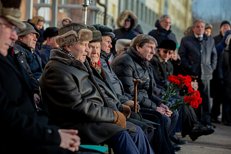 В ФМБЦ им. А.И. Бурназяна ФМБА России состоялось торжественное  открытие памятника «Первопроходцам в радиационной медицине от благодарных потомков»