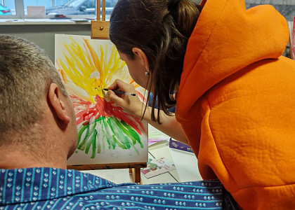 Для военнослужащих, находящих на лечении и реабилитации в ГНЦ ФМБЦ им.А.И.Бурназяна ФМБА России, прошел сеанс арт-терапии 