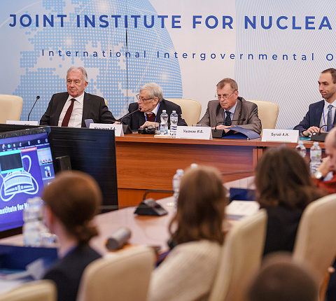 Новейшие исследования в области радиомодификаторов обсудили в ОИЯИ