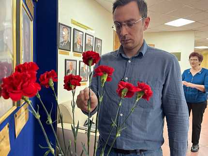 Сотрудники ФМБЦ им.А.И. Бурназяна почтили память ветеранов Великой Отечественной войны
