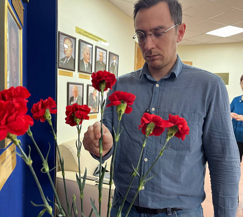Сотрудники ФМБЦ им.А.И. Бурназяна почтили память ветеранов Великой Отечественной войны