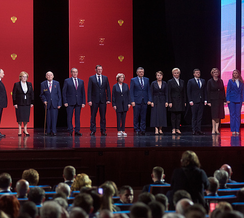 Вероника Скворцова поздравила коллектив ФМБА России с 76-летием