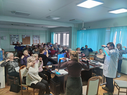 В ФМБЦ имени А.И. Бурназяна ФМБА России продолжает работу «Школа здоровья»