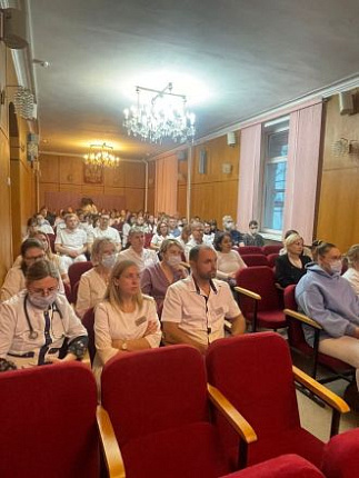 Главный инфекционист ФМБА России Владимир Никифоров провел лекцию по профилактике менингококковой инфекции