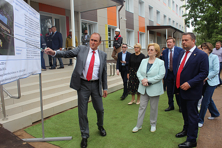 Вероника Скворцова поздравила коллектив ФМБА России с 76-летием