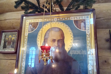 В храмовом корпусе во имя святителя Луки Крымского ФМБЦ им. А.И.Бурназяна ФМБА России 6 января 2023 года   в Рождественский Сочельник прошло уставное богослужение