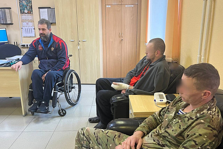 Известный паралимпиец Игорь Коробейников встретился с военнослужащими, которые находятся на лечении и реабилитации в ФМБЦ им.А.И. Бурназяна ФМБА России