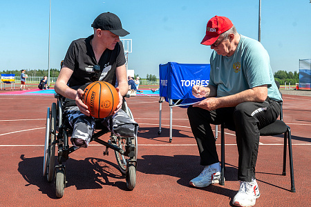 Сотрудники ФМБЦ им.А.И. Бурназяна продемонстрировали разработанный комплекс упражнений для военнослужащих в рамках Паралимпийского урока