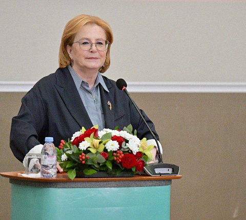 Руководитель ФМБА России Вероника Скворцова поздравила с Днем знаний ординаторов и аспирантов ФМБЦ им. А.И. Бурназяна