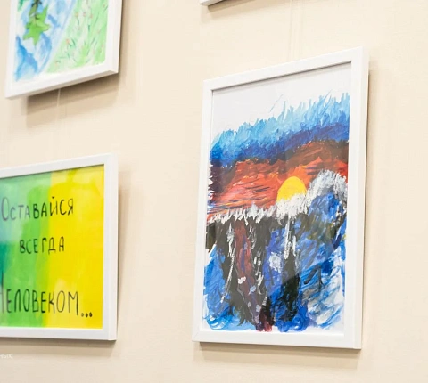  В Москве открылась выставка творческих работ военнослужащих, находящихся на лечении и реабилитации в ГНЦ ФМБЦ им.А.И.Бурназяна ФМБА России