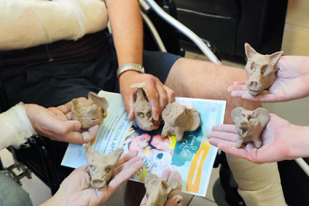 В ФМБЦ им.А.И. Бурназяна ФМБА России для военнослужащих прошел мастер-класс по лепке из глины