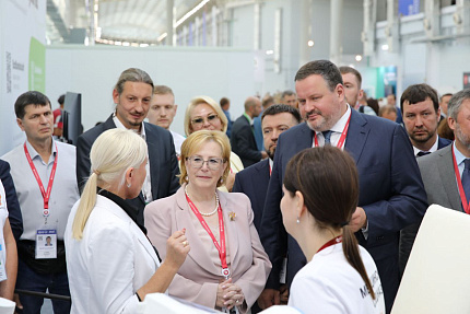 Вероника Скворцова представила эталонную модель оказания медицинской помощи сотрудникам промышленных предприятий на Всероссийской неделе охраны труда