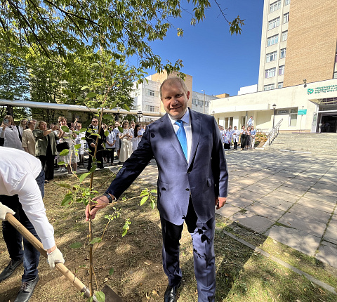 Руководитель ФМБА России Вероника Скворцова поздравила с Днем знаний ординаторов и аспирантов ФМБЦ им. А.И. Бурназяна