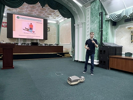 Врач-реаниматолог провел демонстрационное занятие "Организационные основы оказания первой помощи"