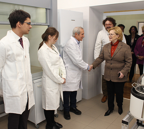 Вероника Скворцова поздравила коллектив ФМБА России с 76-летием