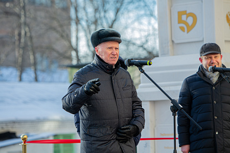 В ФМБЦ им. А.И. Бурназяна ФМБА России состоялось торжественное  открытие памятника «Первопроходцам в радиационной медицине от благодарных потомков»