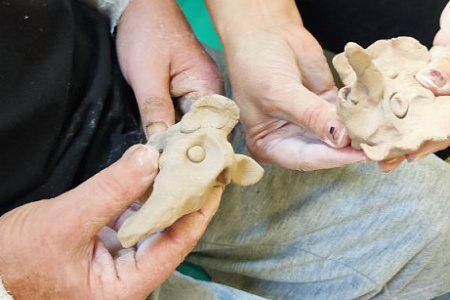 В ФМБЦ им.А.И. Бурназяна ФМБА России для военнослужащих прошел мастер-класс по лепке из глины