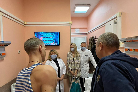 ФМБЦ им.А.И. Бурназяна поздравил пациентов с Днем Героев Отечества