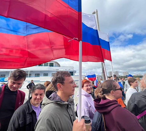 Молодежный совет ЦФО ФМБА России присоединился к масштабному шествию ко Дню государственного флага России