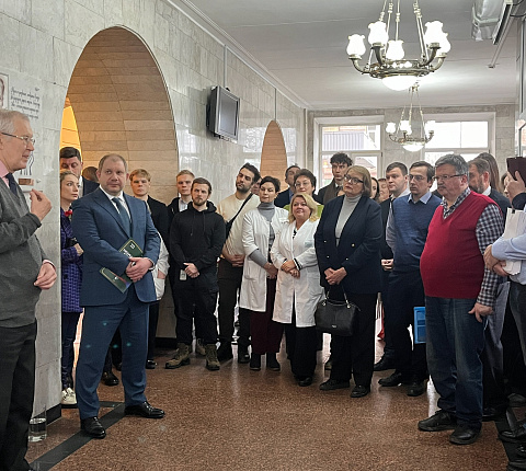 В ФМБЦ им.А.И. Бурназяна ФМБА России состоялось торжественное открытие мемориальной доски в честь 100-летия со дня рождения великого ученого-радиолога Ангелины Гуськовой