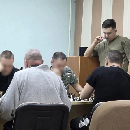 Ход конём к восстановлению: как шахматы помогают нашим защитникам возвращать равновесие  Служба психологической помощи ФМБЦ им. А.И. Бурназяна продолжает внедрять современные и бережные подходы к поддержанию психоэмоционального состояния наших защитников