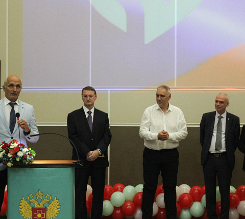 Вероника Скворцова поздравила с Днем знаний ординаторов и студентов ФМБЦ им.А.И. Бурназяна