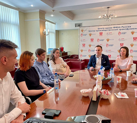 Центр крови ФМБА России наградил музыкальное объединение ФМБЦ им.А.И. Бурназяна