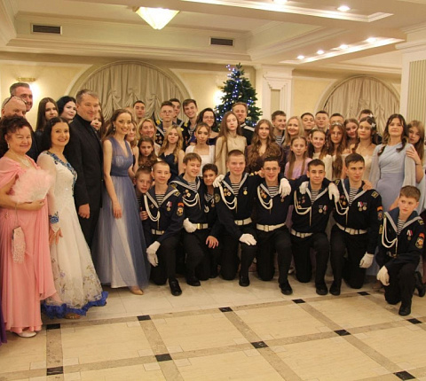 Молодёжный совет ФМБА России по ЦФО собрал друзей на бал «Наследники Победы», приуроченный ко Дню героев Отечества