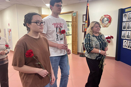 Сотрудники ФМБЦ им.А.И. Бурназяна почтили память ветеранов Великой Отечественной войны