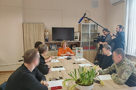 Специалисты ФМБЦ им.А.И. Бурназяна и «Лисена Арт» провели арт-терапию для военнослужащих