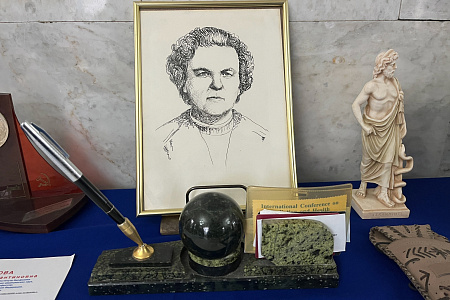 В ФМБЦ им.А.И. Бурназяна ФМБА России состоялось торжественное открытие мемориальной доски в честь 100-летия со дня рождения великого ученого-радиолога Ангелины Гуськовой