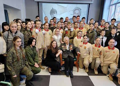 Коллектив ГНЦ ФМБЦ им.А.И.Бурназяна ФМБА России поздравил ветерана Центра Валентину Минаева со 105-летним юбилеем