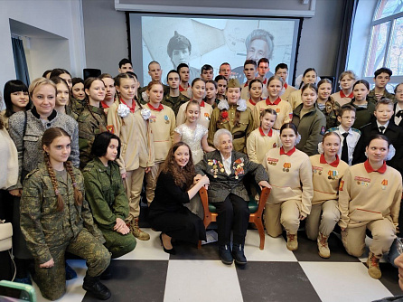 Коллектив ГНЦ ФМБЦ им.А.И.Бурназяна ФМБА России поздравил ветерана Центра Валентину Минаева со 105-летним юбилеем