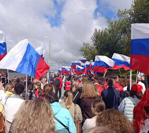 Молодежный совет ЦФО ФМБА России присоединился к масштабному шествию ко Дню государственного флага России