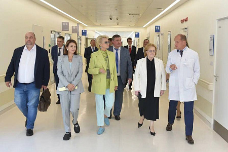 Генеральный директор ГНЦ ФМБЦ им.А.И. Бурназяна Александр Самойлов в составе делегации ФМБА России посетил Московский клинический научно-практический центр им.А.С.Логинова