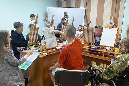 Для военнослужащих, находящихся на лечении и реабилитации в Центре, провели арт-терапию