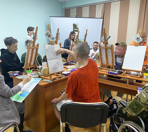 Для военнослужащих, находящихся на лечении и реабилитации в Центре, провели арт-терапию