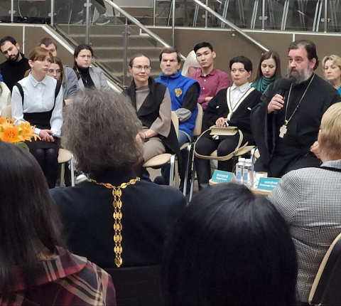 Протоиерей Андрей Ткачев встретился со специалистами ФМБЦ им. А.И. Бурназяна ФМБА России