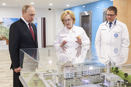 Вероника Скворцова поздравила коллектив ФМБА России с 76-летием