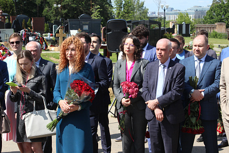 Открытие памятника академику РАН Рахиму Мусаевичу Хаитову