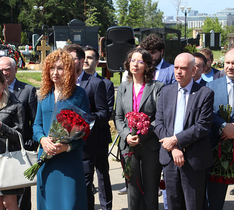 Открытие памятника академику РАН Рахиму Мусаевичу Хаитову