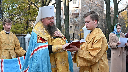 Освящение колоколов больничного храмового корпуса