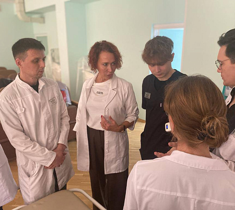 В ФМБЦ им. А.И. Бурназяна прошел мастер-класс по ботулинотерапии