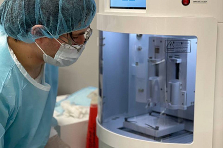 Сотрудники Центра биомедицинских и аддитивных технологий ФМБЦ им.А.И. Бурназяна ФМБА России подтвердили аттестацию в Минздраве России по производству биомедицинских клеточных продуктов