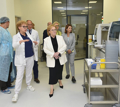 Генеральный директор ГНЦ ФМБЦ им.А.И. Бурназяна Александр Самойлов в составе делегации ФМБА России посетил Московский клинический научно-практический центр им.А.С.Логинова