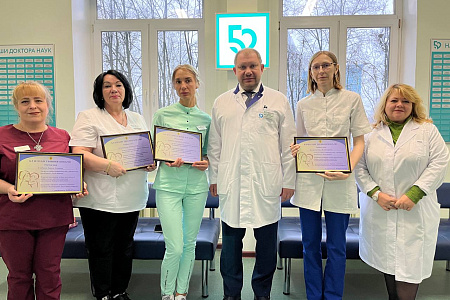 Генеральный директор ФМБЦ им.А.И. Бурназяна поздравил многодетных матерей Центра