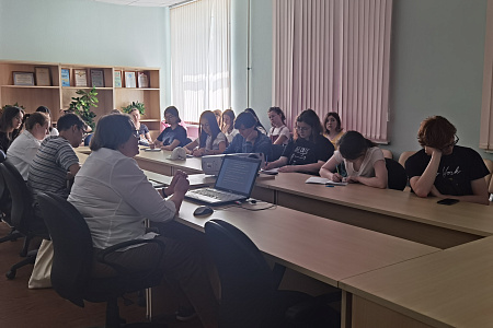 Знакомство с лабораториями ФМБЦ им. А.И. Бурназяна